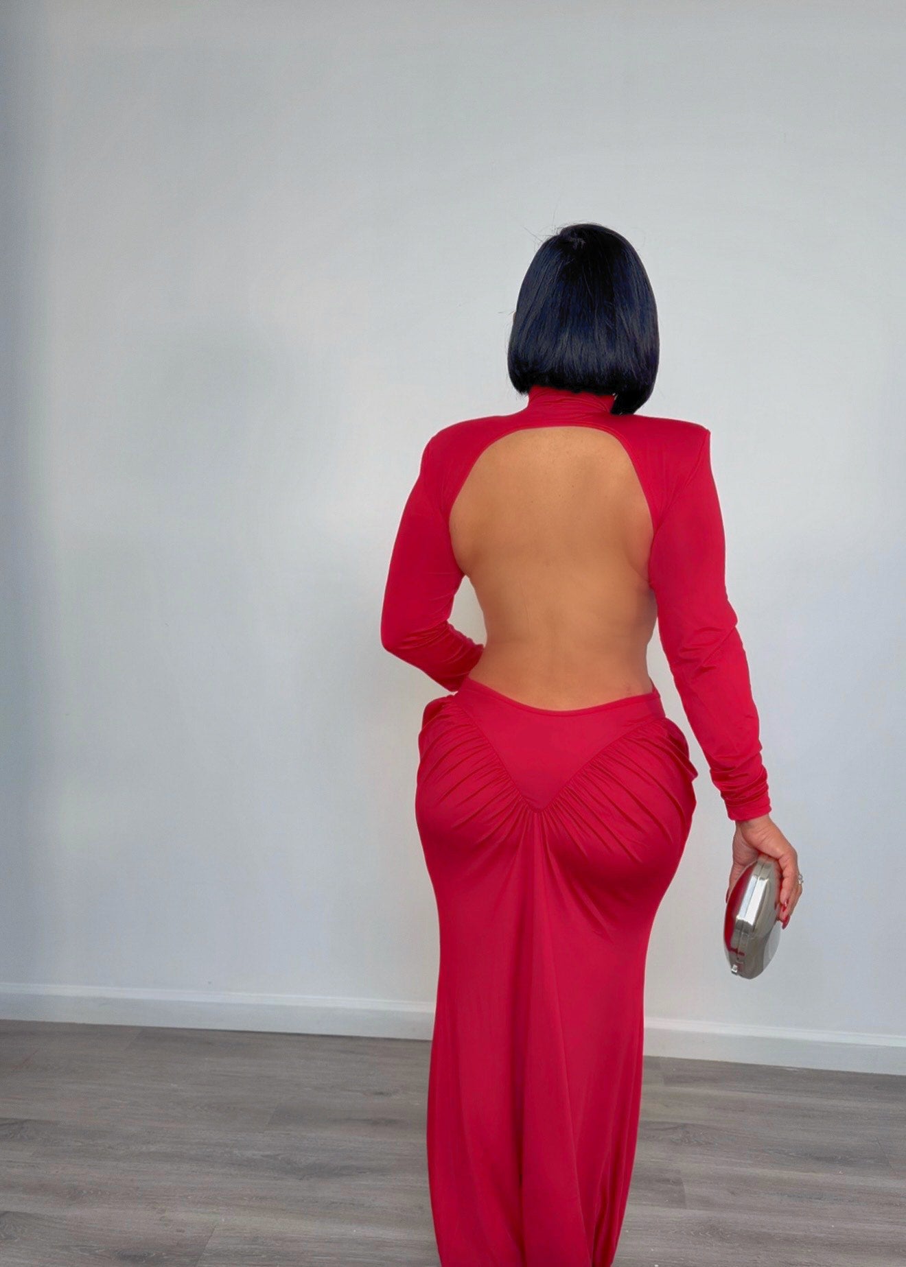 VESTIDO SCARLET BACKLESS